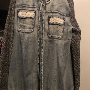 Blue jeans shirt with Juel beeded pockets